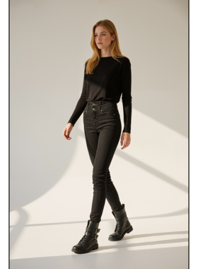 熙薇【长腿欧尼】2025秋季新款时尚休闲设计师小脚牛仔裤H5591