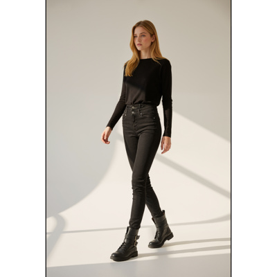 熙薇【长腿欧尼】2025秋季新款时尚休闲设计师小脚牛仔裤H5591