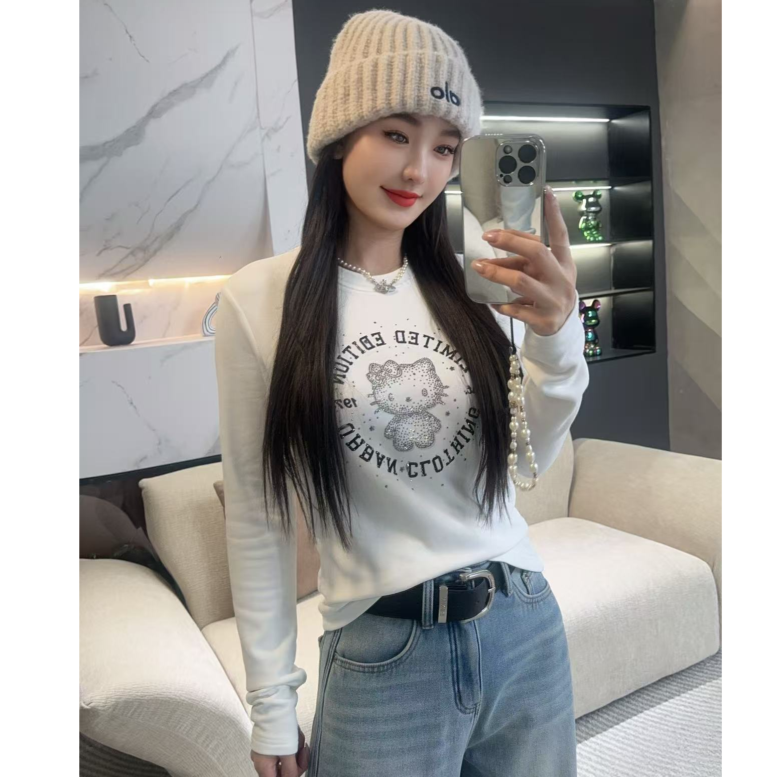 【Kitty猫】2025冬季新款设计师时尚印花烫钻T恤上衣H6795