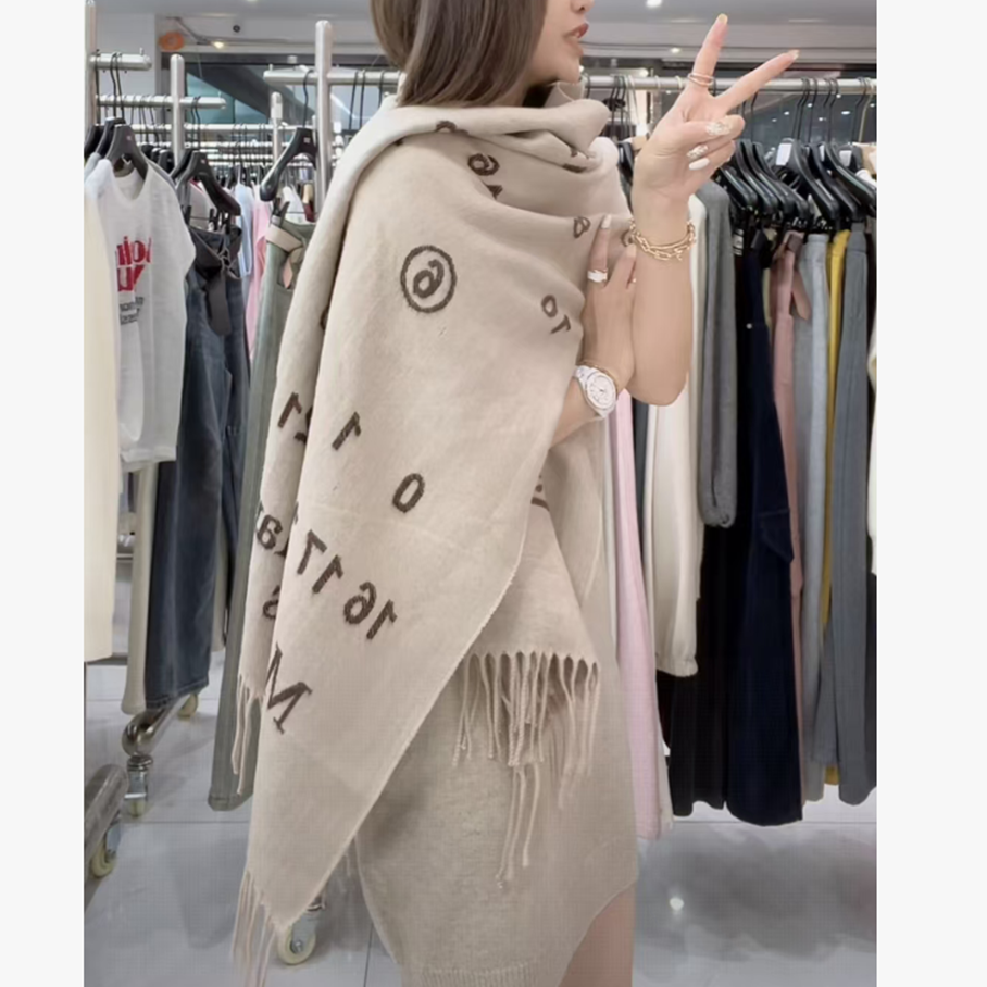 【熙薇品牌】2024冬季新款设计师时尚百搭小众保暖气质围巾H5379