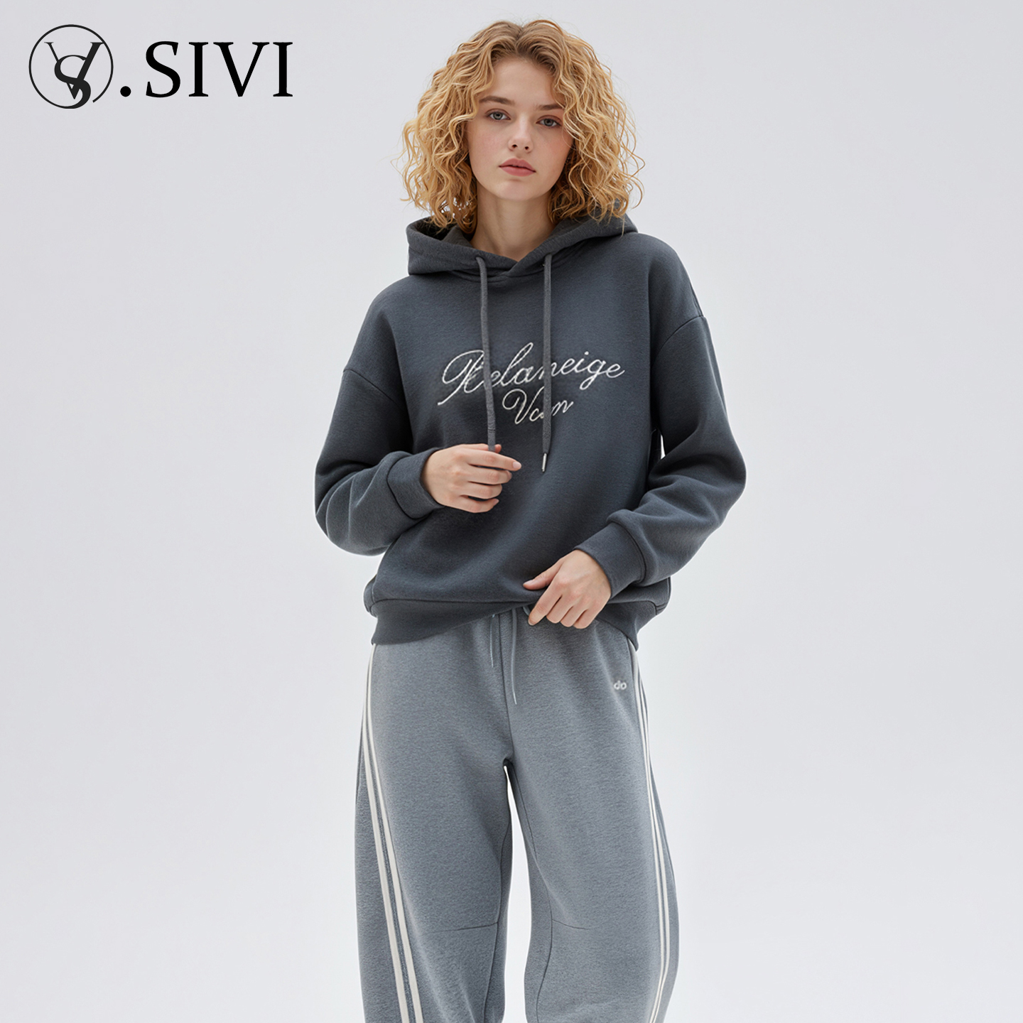 熙薇【欧陆絮语】2025冬季新款时尚洋气加绒欧货订珠卫衣H6337