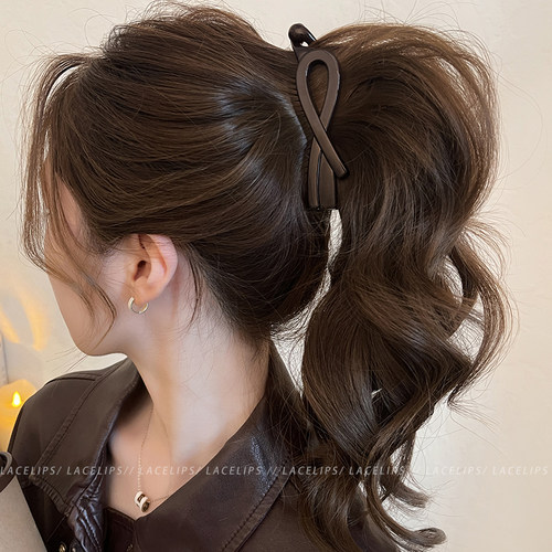 简约蝴蝶结香蕉夹女高级感