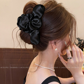 高级感褶皱缎面抓夹大号女2026新款 云朵发夹后脑勺鲨鱼夹头饰夹子