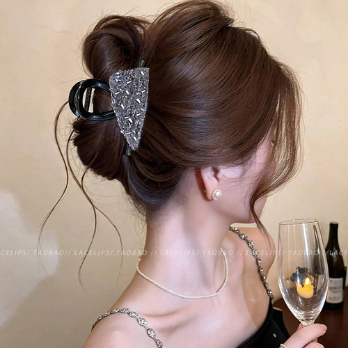 超闪满钻三角抓夹女2026新款