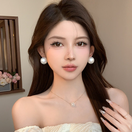 法式优雅，养耳洞珍珠耳钉女轻奢