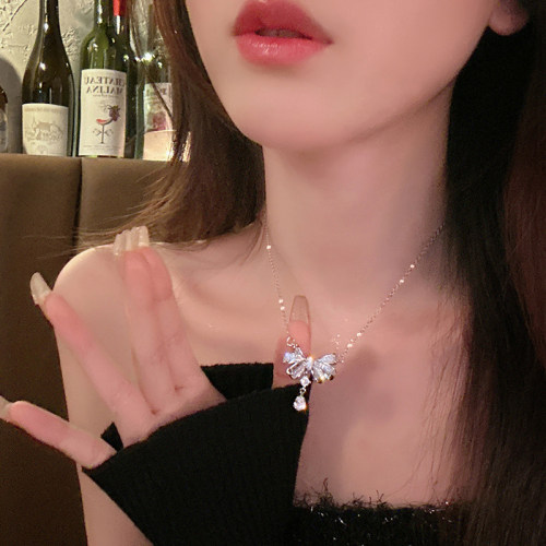 仙女之泪！锆石蝴蝶结水滴项链