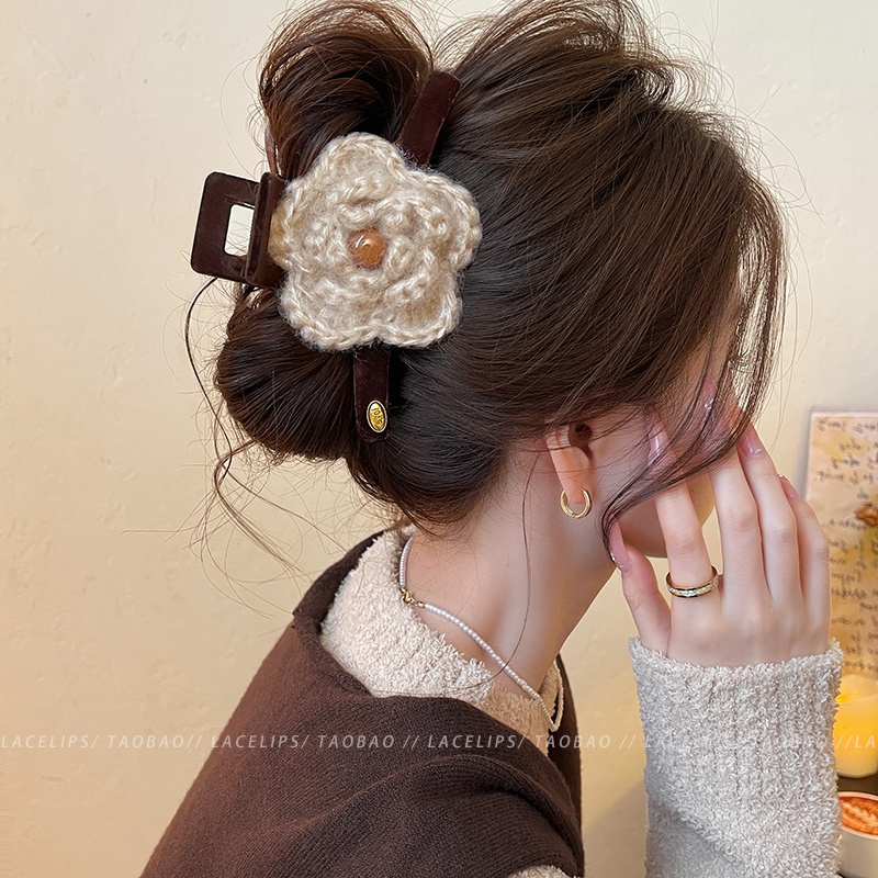 温柔定格~毛线花朵头发抓夹女