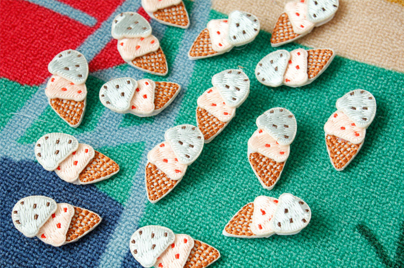 Broche femme en autre - Ref 1174154 Image 1