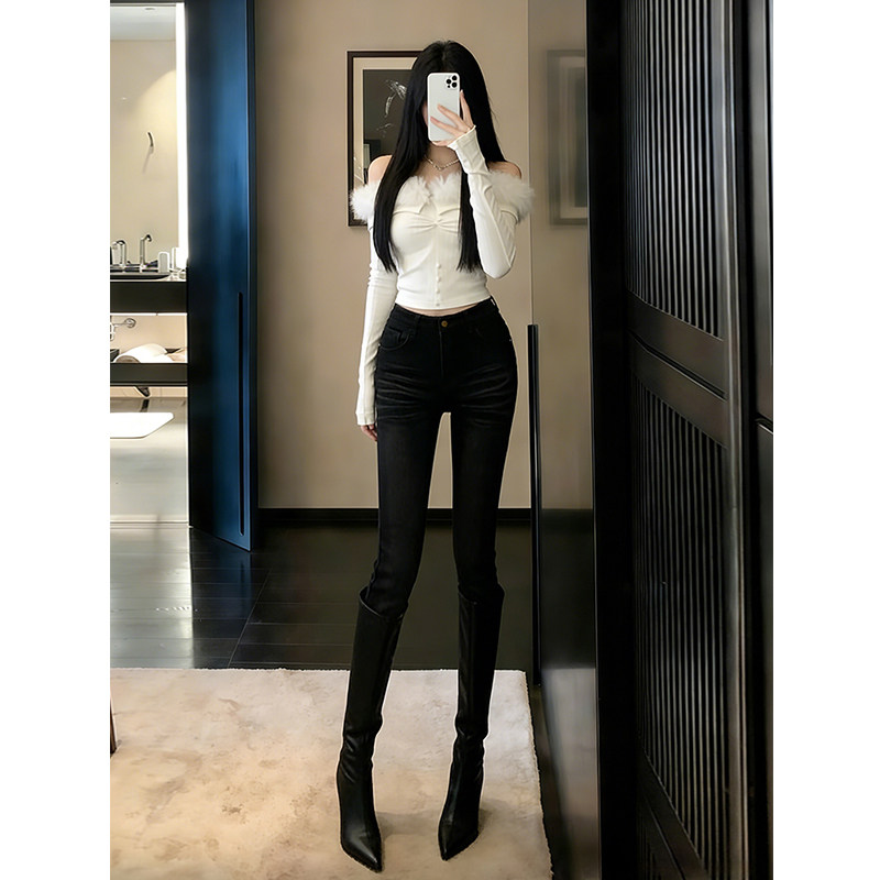黑色紧身小脚牛仔裤女款2026秋季新款低腰丰胯提臀辣妹铅笔鞋裤子