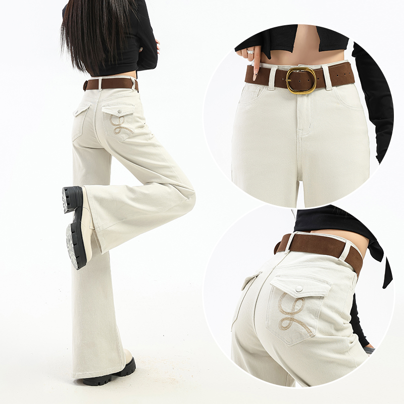 白色加绒保暖微喇刺绣牛仔裤女