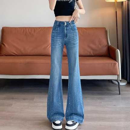 浅蓝色烫钻工艺牛仔裤女2025夏季新薄款梨型身材弹力修身微喇裤子