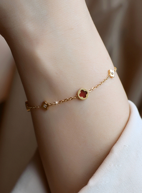 ZOXI轻奢小众精致本命年红色四叶草手链2026新款闺蜜生日新年礼物