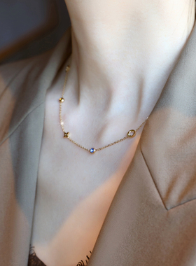 ZOXI不掉色轻奢小众彩色四叶草项链女款2025年新款高级感锁骨链