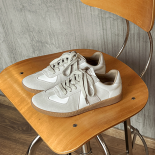 平底百搭休闲小白跑步运动鞋 复古舒适德训鞋 板鞋 清仓告别特价