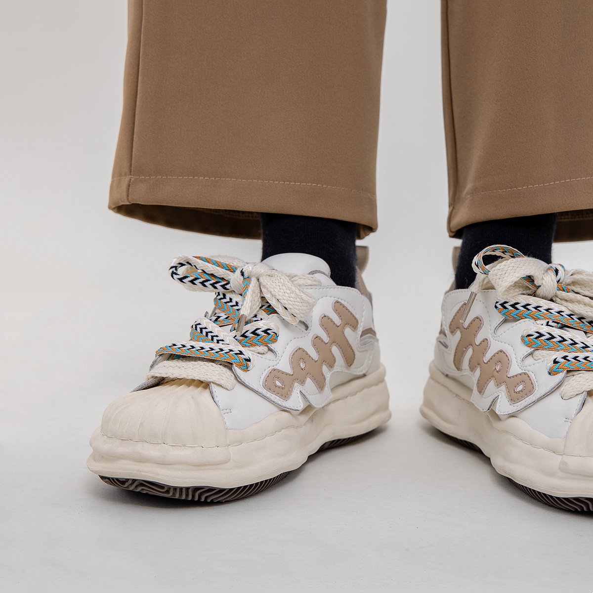 冉言日系厚底圆头板鞋