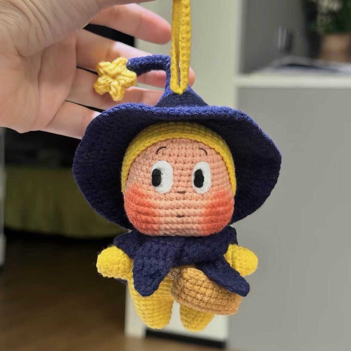 手工毛线钩针钩织玩偶信使星星人diy材料包钥匙扣包挂件打发时间