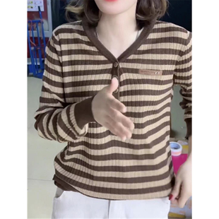 春秋穿搭套头v领条纹针织衫 宽松显瘦外穿上衣 打底棕色毛衣薄款