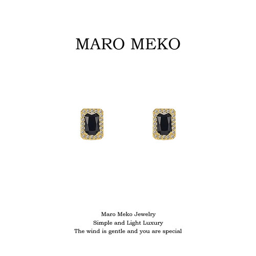 MaroMeko简约黑色方形锆石耳钉