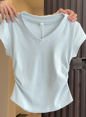 2025夏季奶蓝色V领少女感正肩T恤卡腰褶皱显瘦上衣女小众辣妹短袖