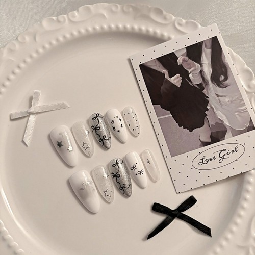 黑白亮闪星星蝴蝶结穿戴甲