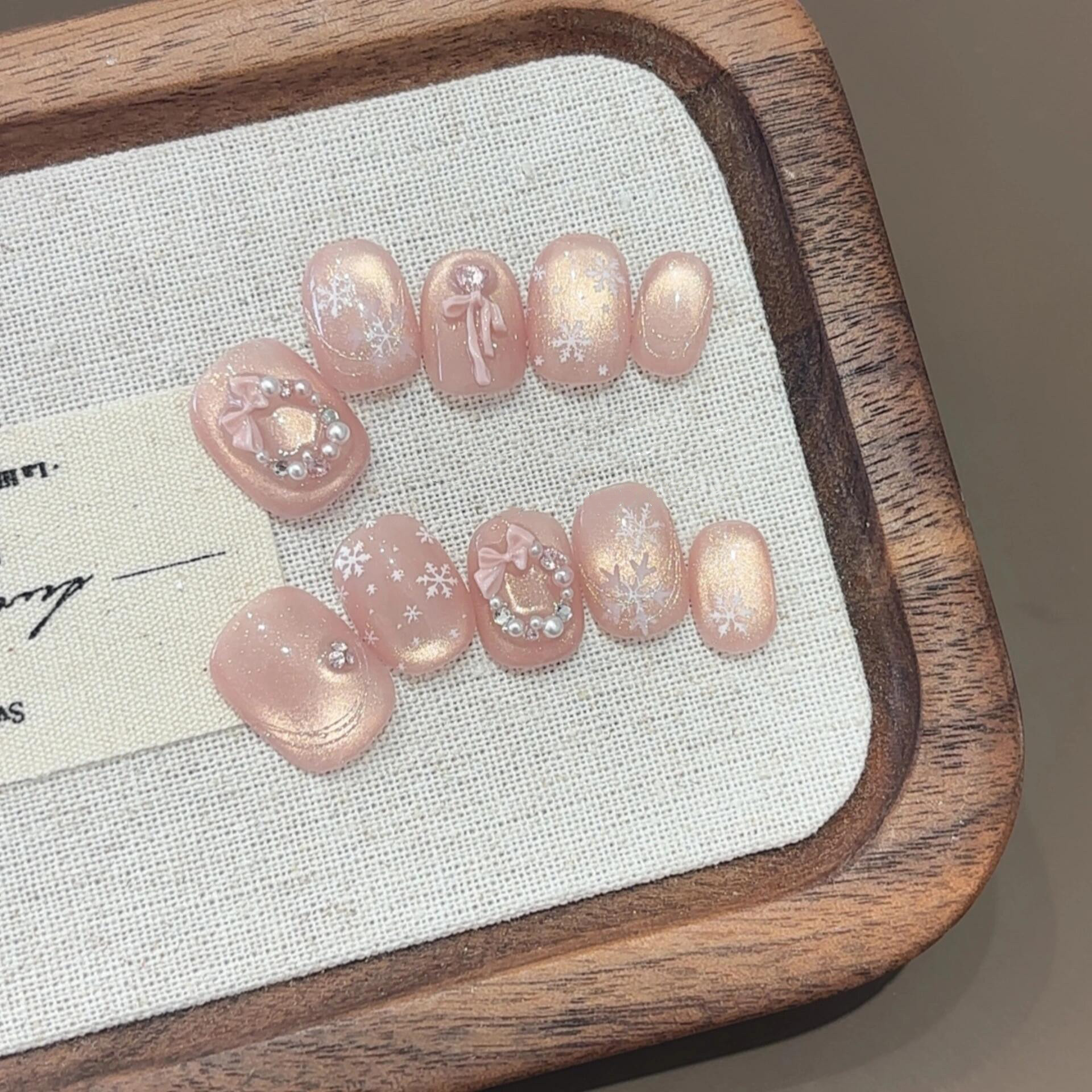 M384粉糯甜雪高级可爱珍珠花环蝴蝶结穿戴甲美甲贴片半手工可拆,彩妆/香水/美妆工具,穿戴甲/甲片,淘宝优惠券,粉丝福利购,淘宝优惠卷