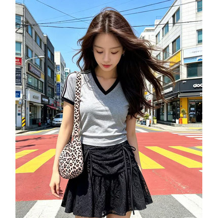 一折专区丨品牌折扣丨2026夏季新短袖t恤V领修身性感体恤上衣女