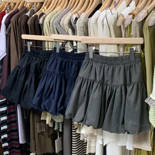 2025秋季 显瘦防走光松紧腰质感宽松潮831 纯色拼接花苞裙短裙时尚