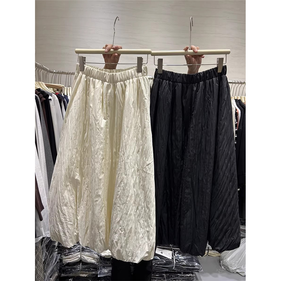 杏色黑色夹棉花苞裙中长裙