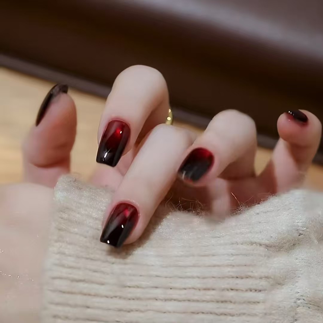 高级辣妹风血浆红纯手工穿戴假黑红渐变显白美甲孕妇可拆卸假指甲