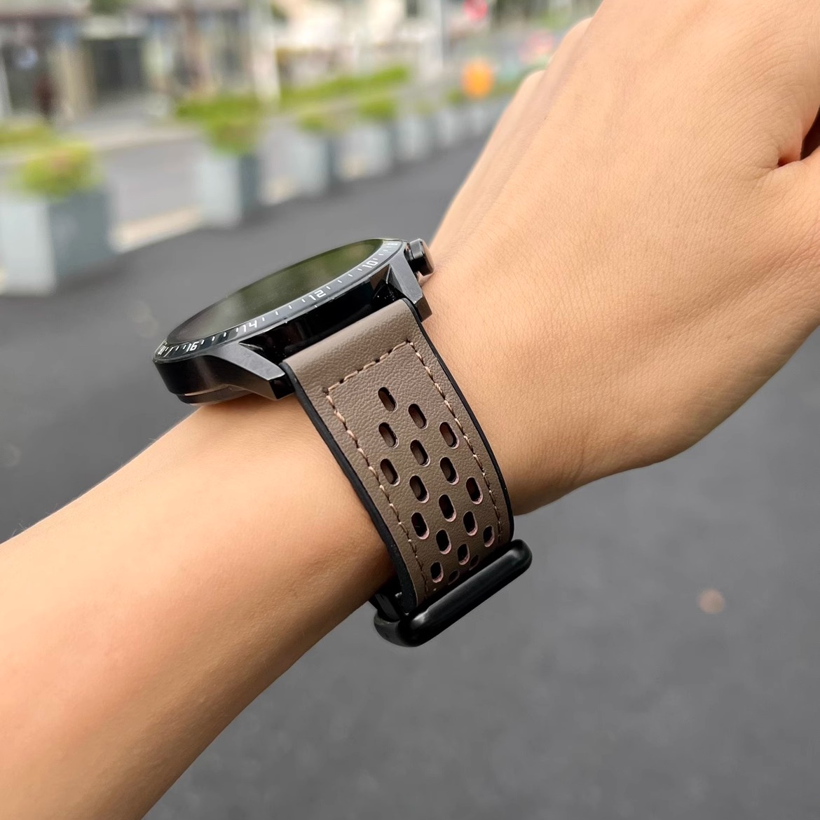 透气真皮适用华为手表GT4磁吸表带GT23pro硅胶watch4pro洞洞佳明