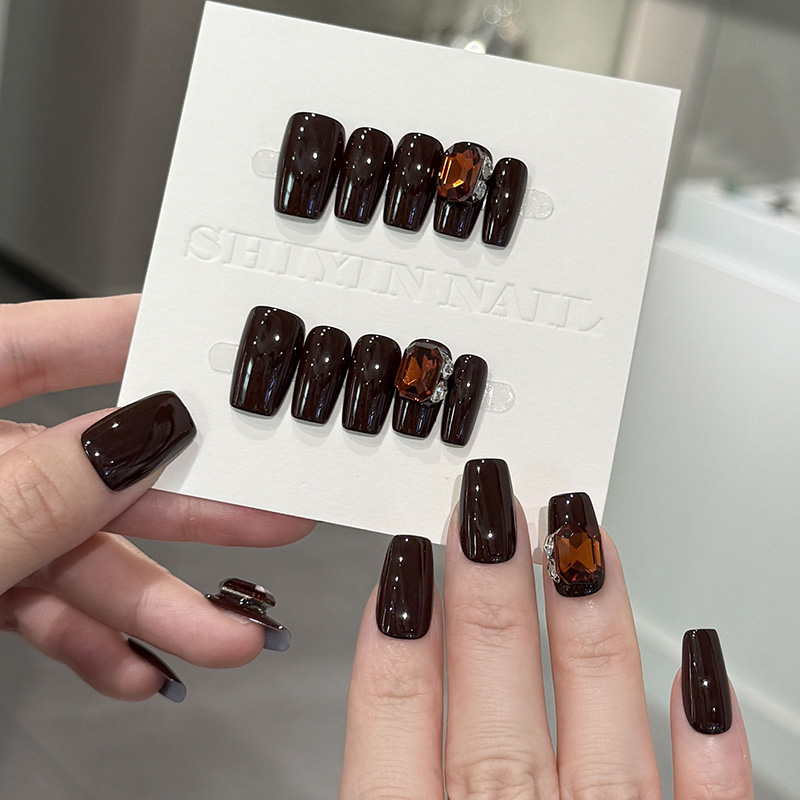 车厘子红成品穿戴甲鸽子蛋高亮御姐气质高级婚甲短款美甲可拆卸