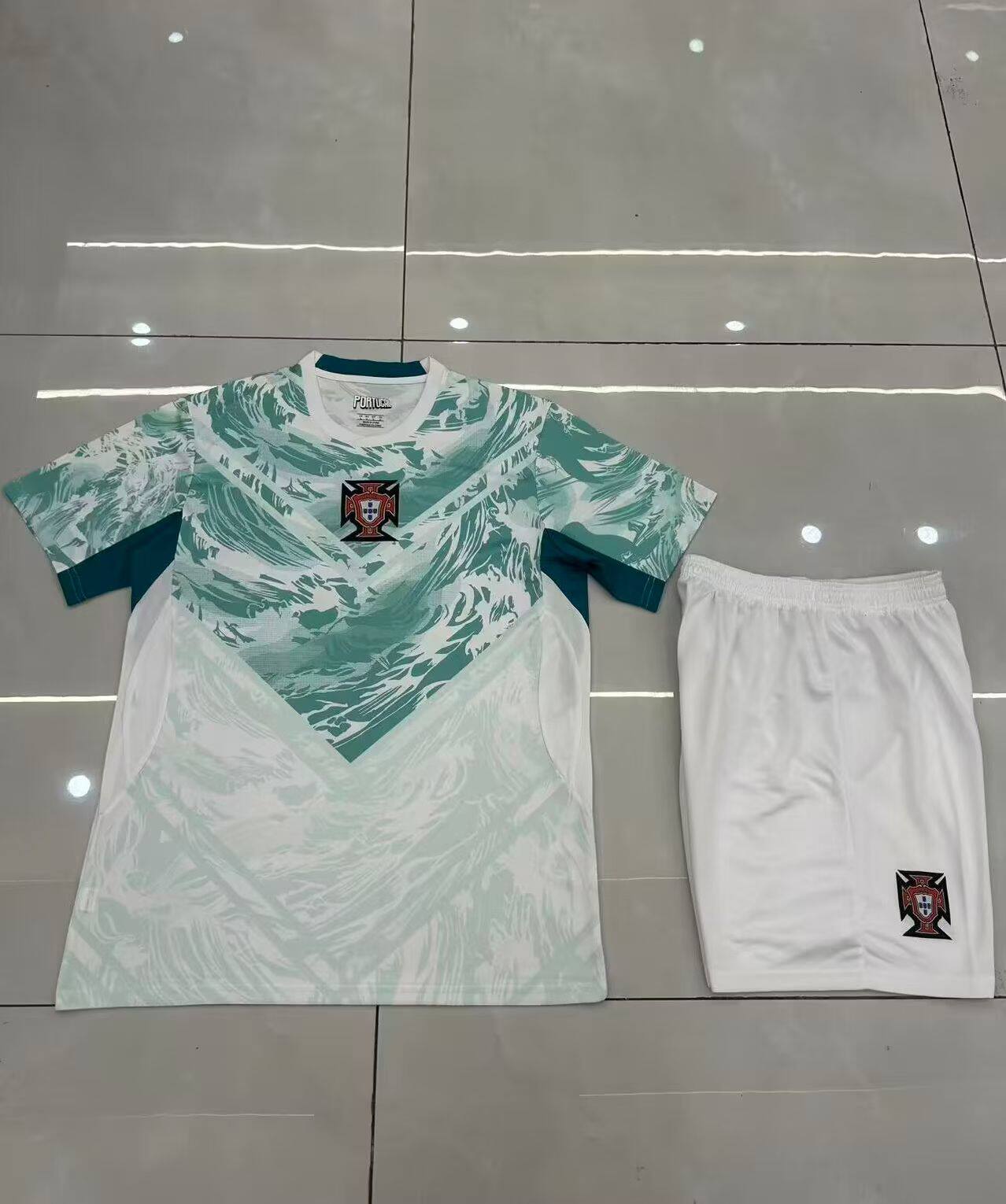 足球服儿童2026世界杯葡萄牙客场7号C罗短袖短裤绿衣白裤套装大人