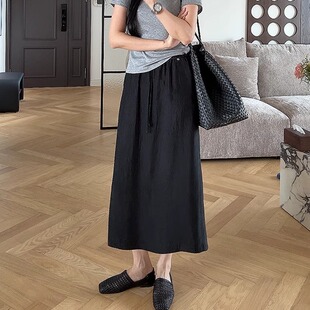 251253 一比Eby 极简主义醋酸肌理感直筒夏款 女半身裙黑中长款
