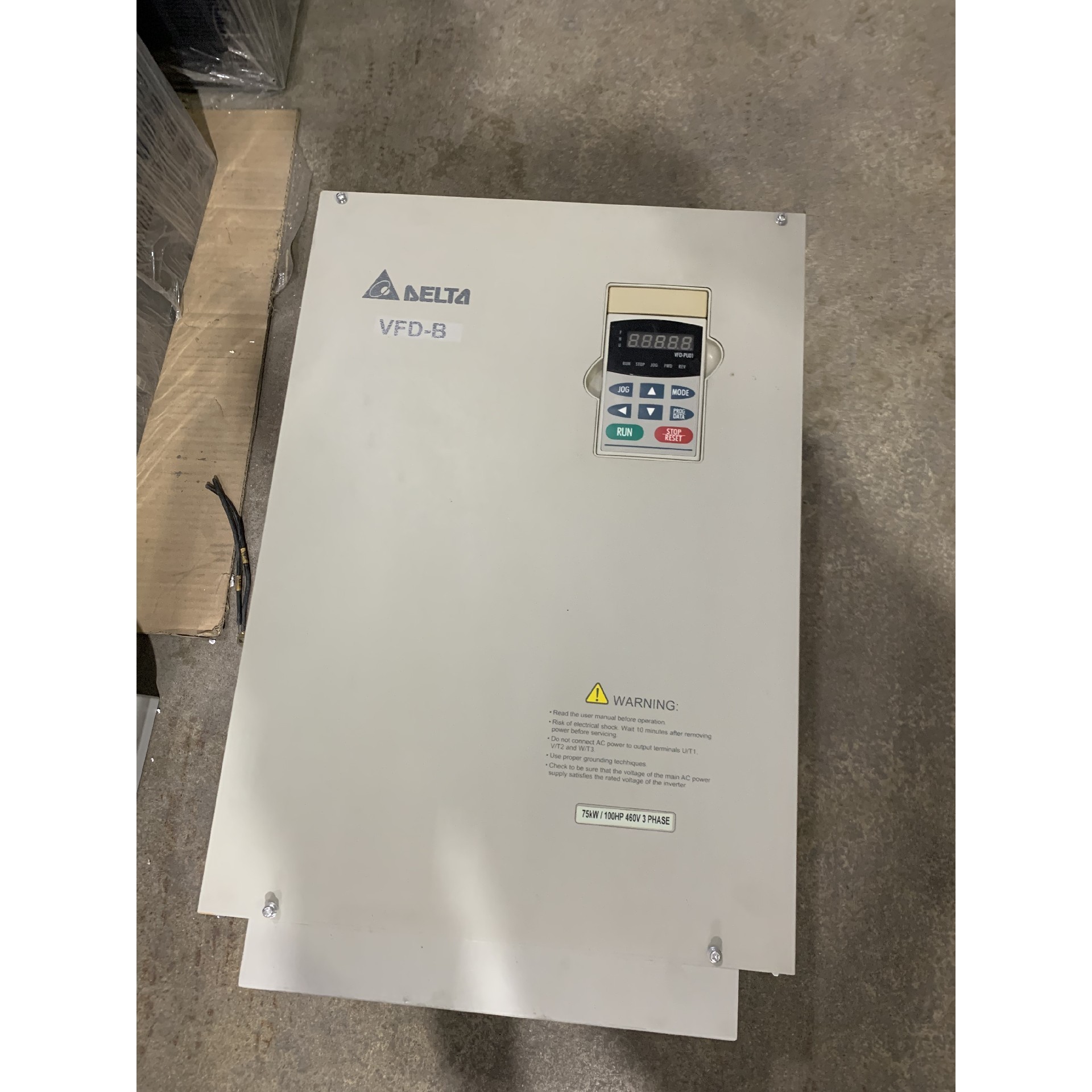 VFDB变频器55KW 实物拍摄 功能完好没修 机器是 备件/咨询