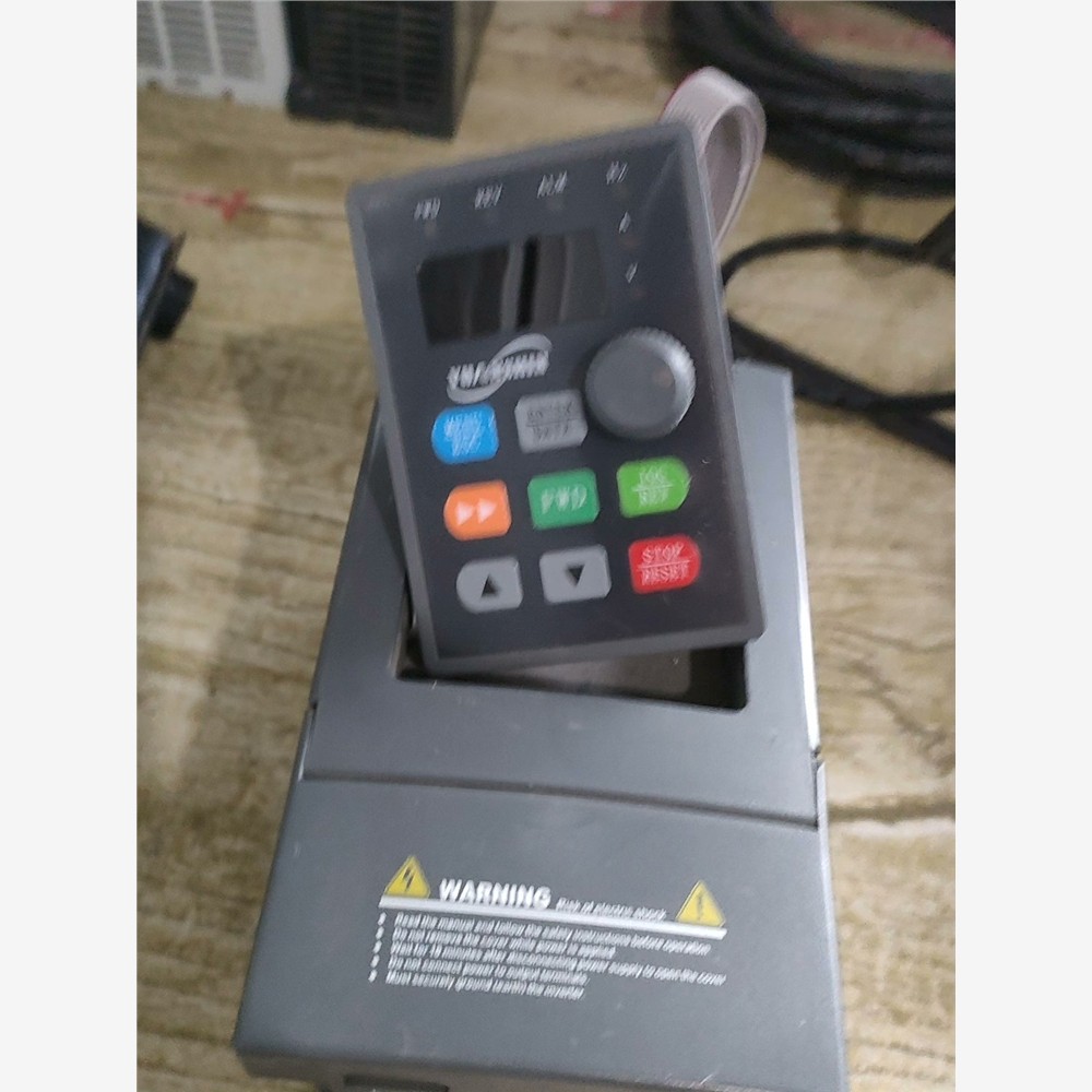 源信变频器1.5KW220V＃Y