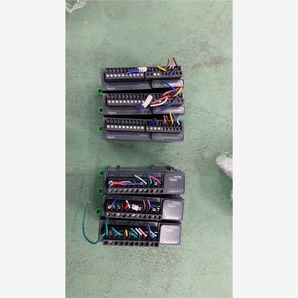 型号TM3DQ8R、三个、二手拆机施耐德模块、型号TM3DQ 备件/咨询