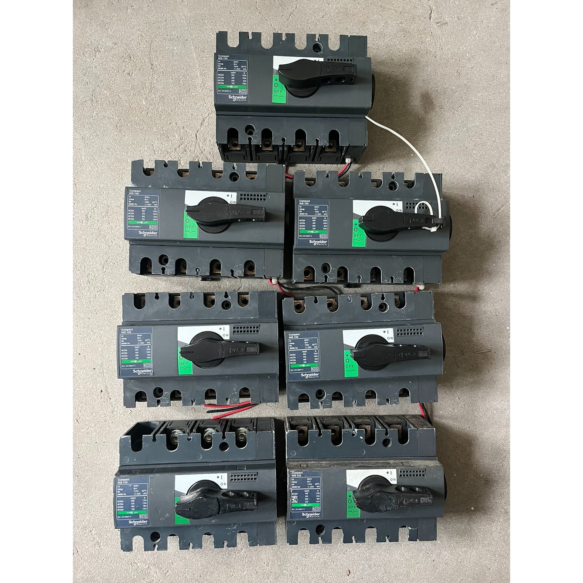 施耐德负荷开关 INS 4P  隔离开关 黑色手柄 备件/咨询