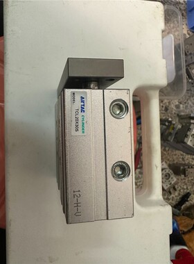亚德客三杆气缸TCL20X30S，功能正常，成色如图， 维修/咨询