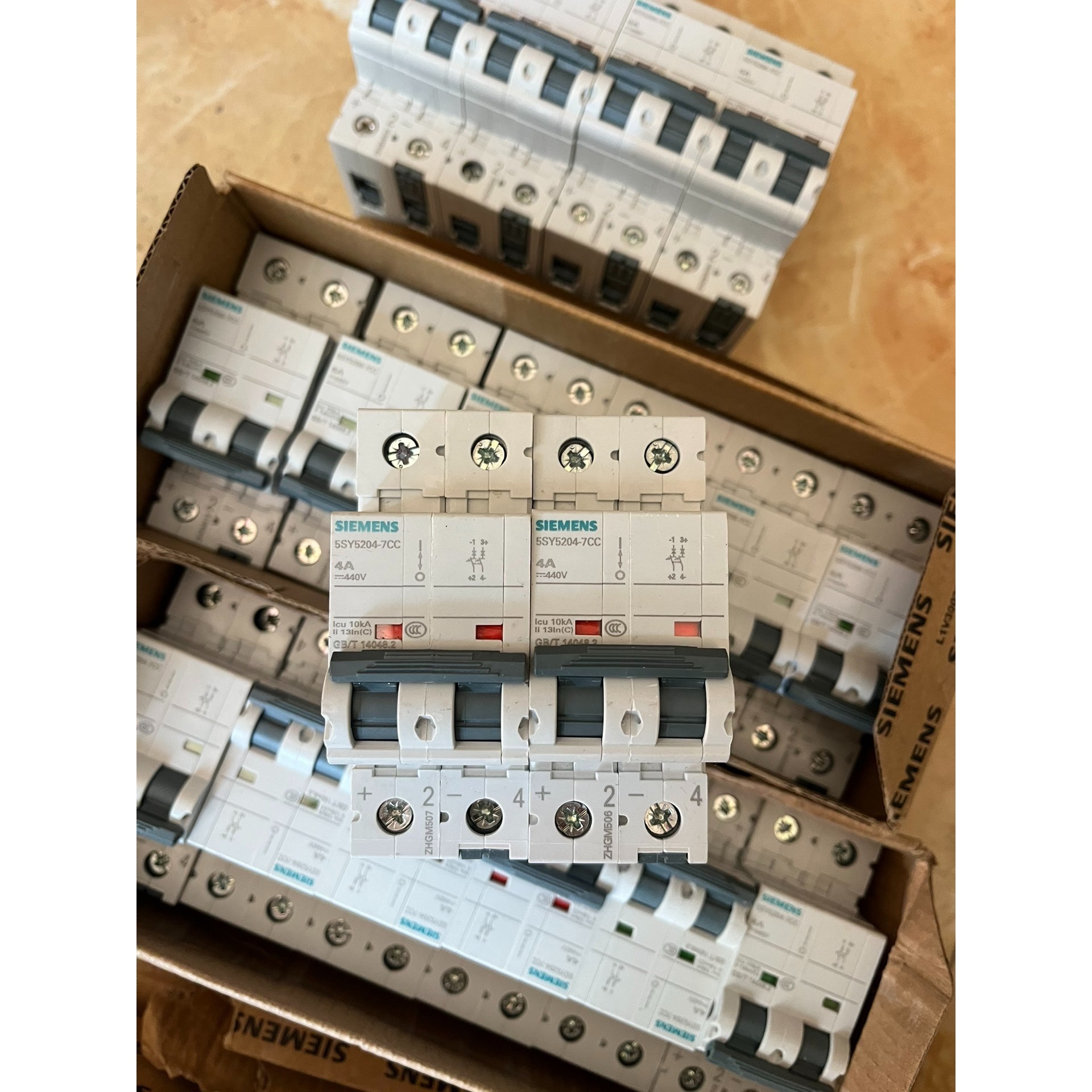 正品断路器 型号5SY6204-7CC4A6A直 备件/咨询