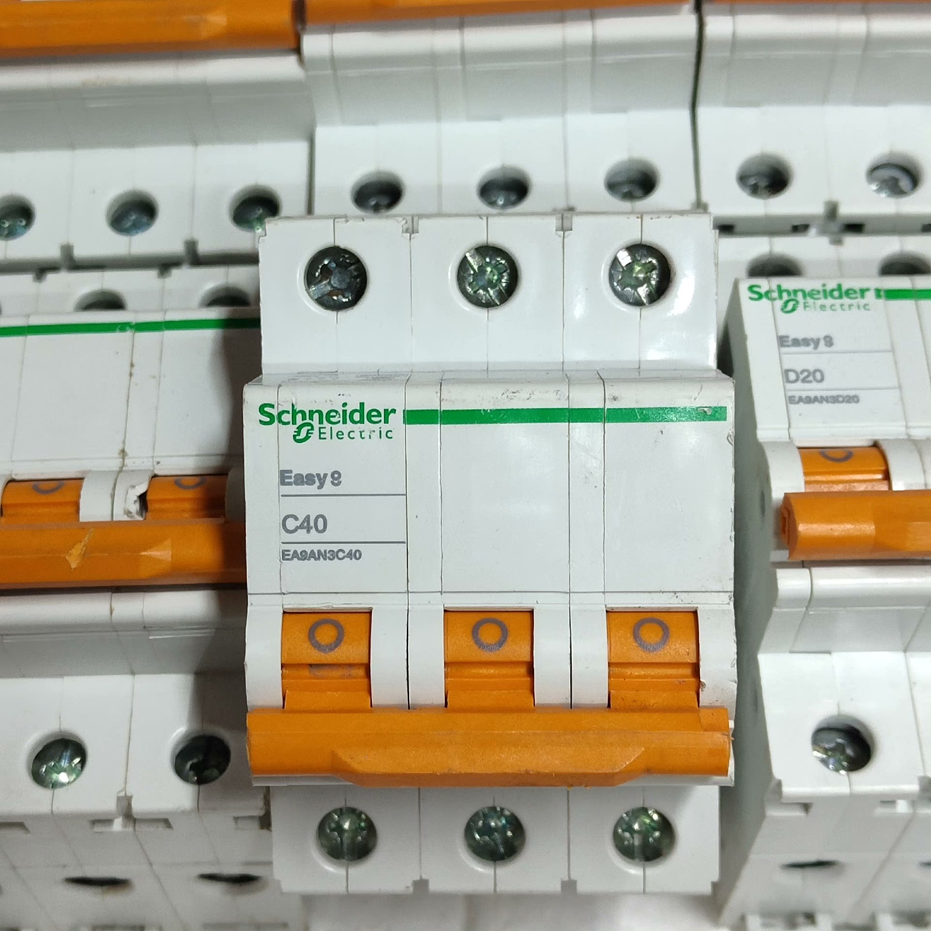 施耐德Ea9空气开关家用3p空开63a 空气开关家用空开小 备件/咨询