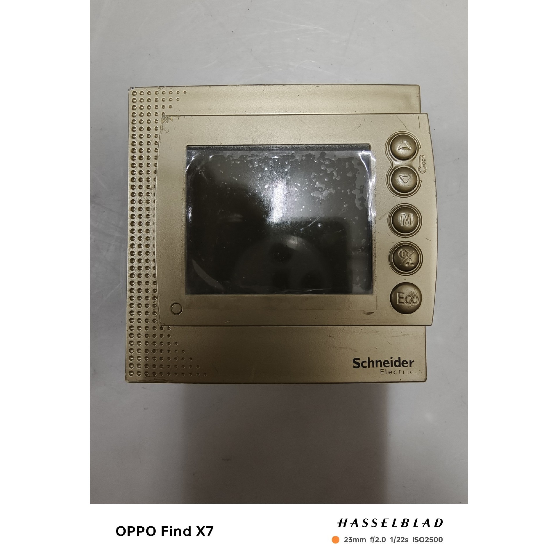 施耐德温控器 TC303-3A4DLS成色实物图 备件/咨询