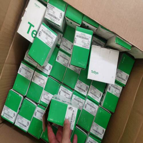 80一个施耐德GV2ME05C电动机马达保护器 备件/咨询