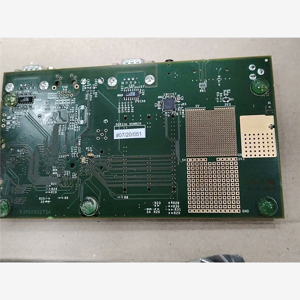 出一块来自优派品牌的VX2475smhl-4K显示器屏幕。全 备件/咨询