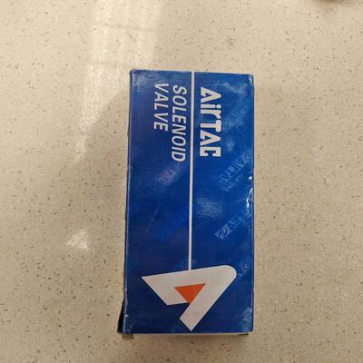 全新AirTAC/亚德客电磁阀4V230C06B 备件/咨询