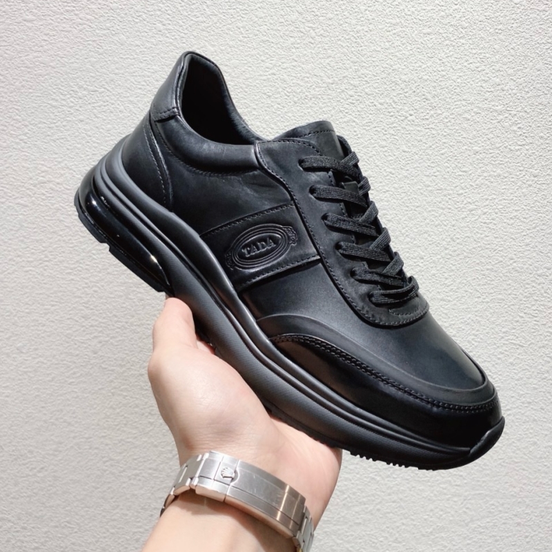 黑色真皮休闲板鞋男百搭软底舒适运动男鞋透气皮鞋