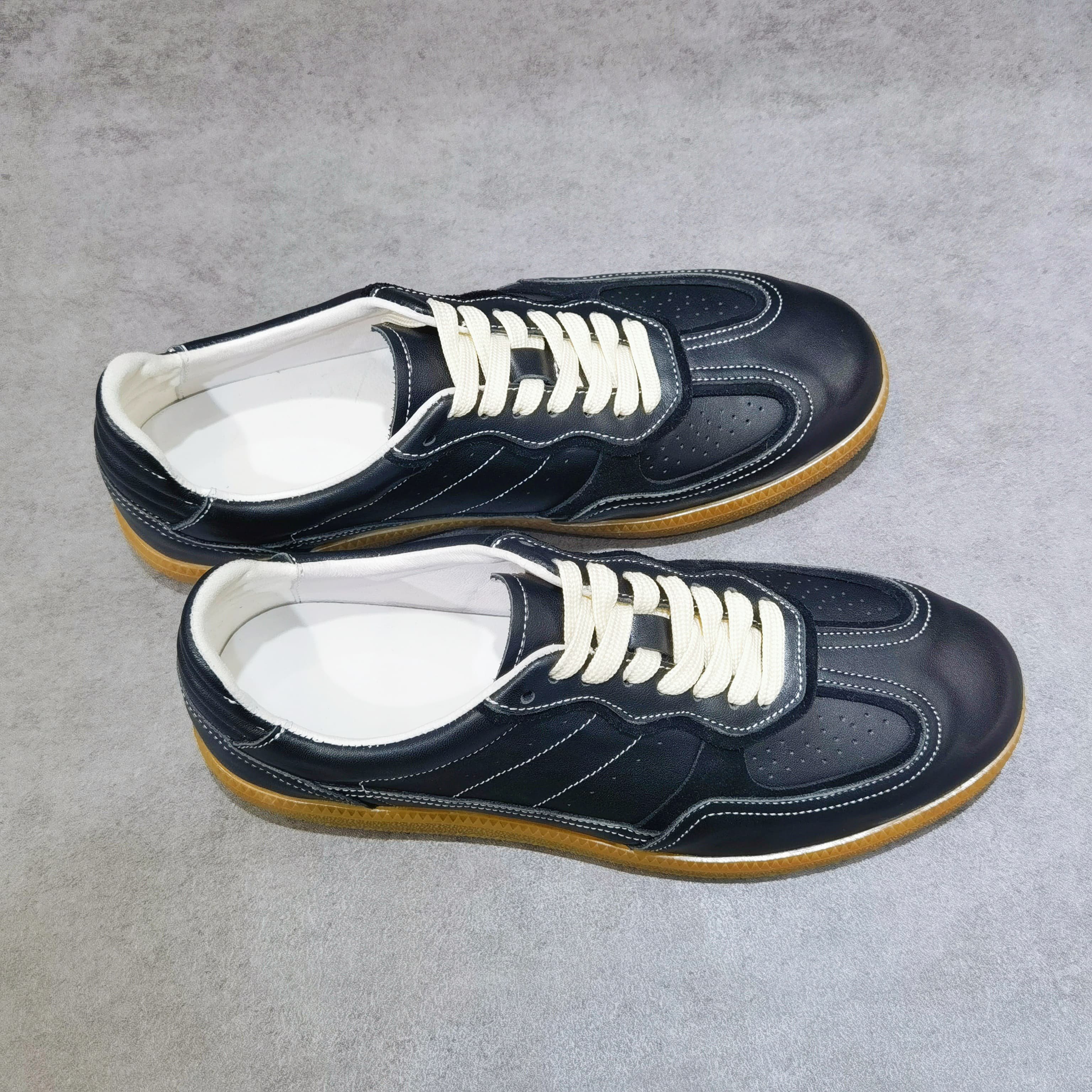 欧洲站男鞋2026新款德训男士真皮透气轻便真皮百搭休闲复古板鞋潮,流行男鞋,德训鞋,淘宝优惠券,粉丝福利购,淘宝优惠卷