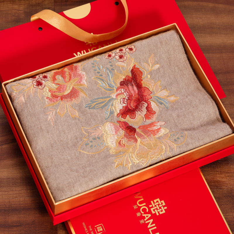 羊毛围巾出游刺绣百搭女秋冬