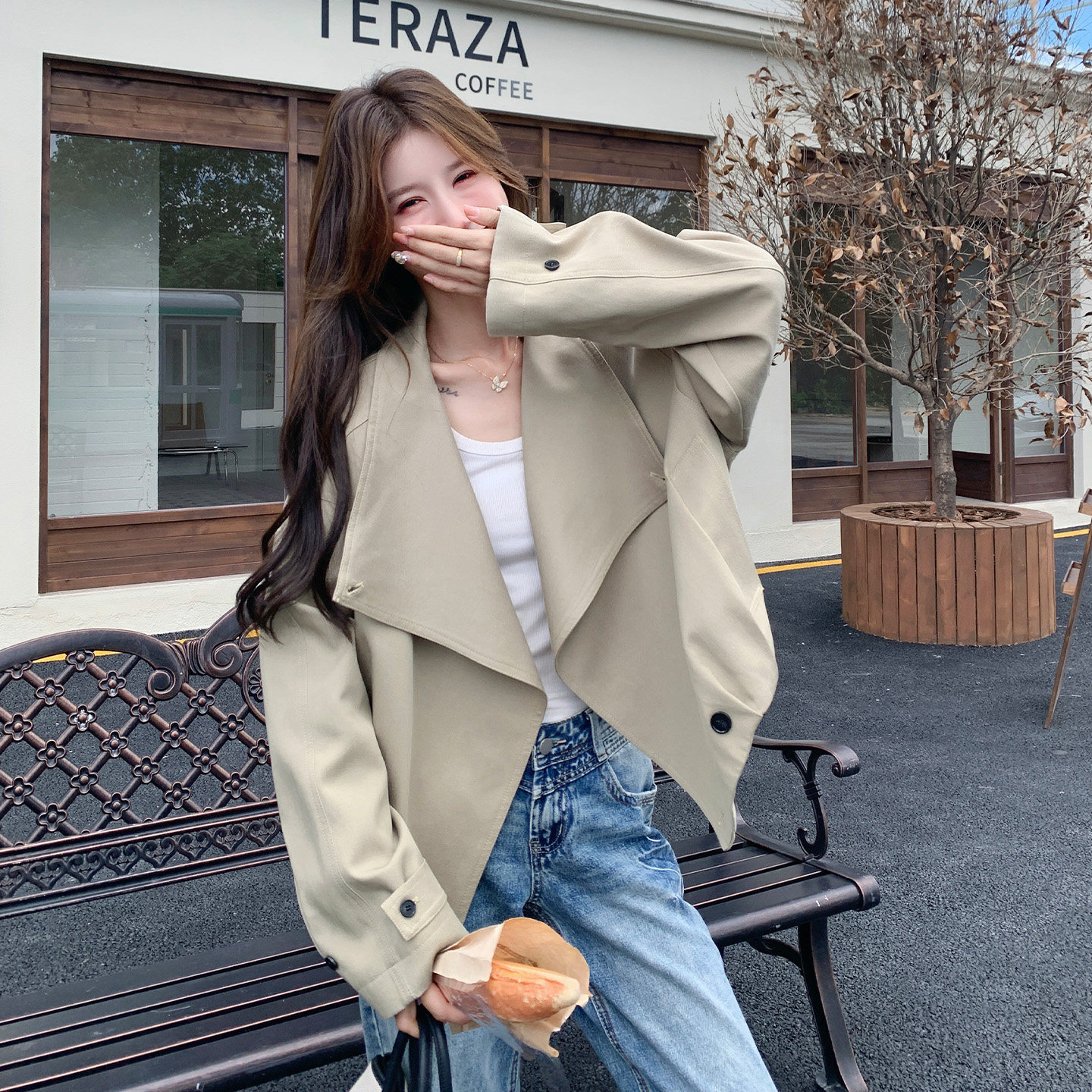 大翻领显瘦百搭短外套女
