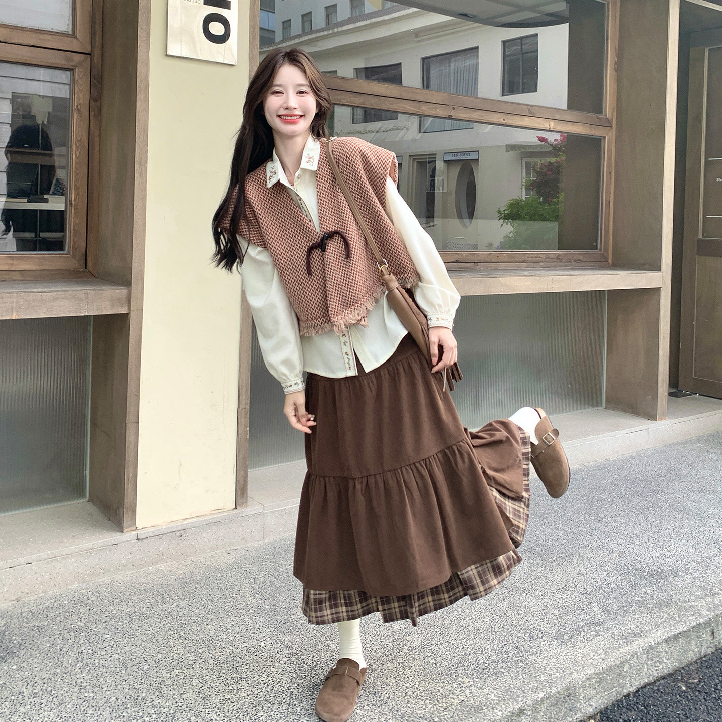 美拉德咖色马甲衬衫半身裙套装