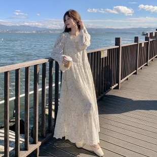 米白色法式小资蕾丝镂空刺绣连衣裙女2026春季超仙高级感气质长裙